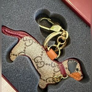 ✨I N S P I R E D✨ GG dog-shaped bag charm